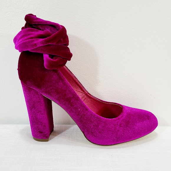 NWOT Just Fab Fusia Velvet Heels - Picture 1 of 5